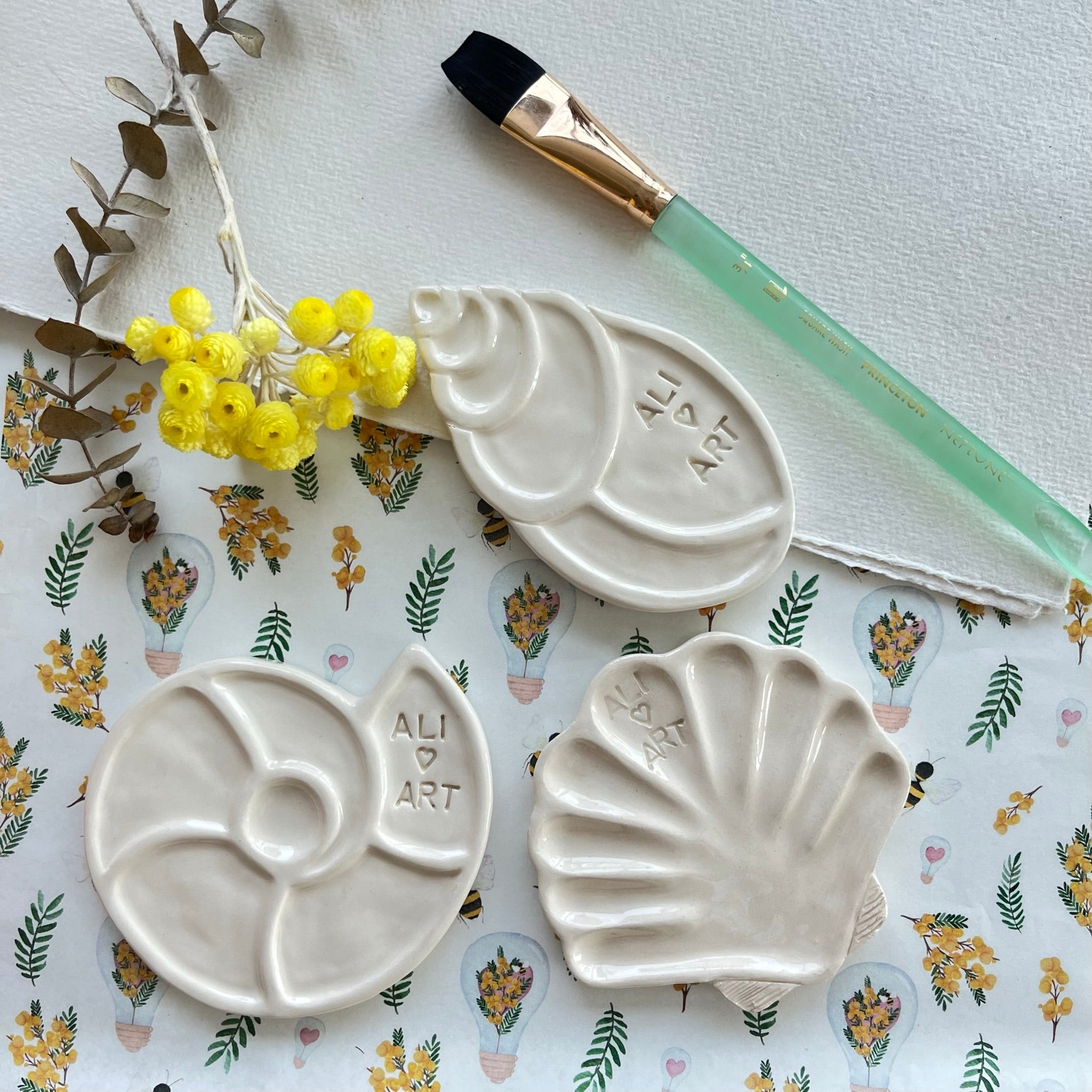 Small Handmade Ceramic watercolor palette, perfect for painting on the –  Les Lumieres Designs